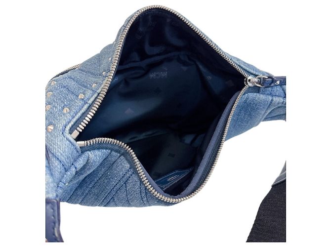 Bolsa sling em denim MCM com tachas acolchoadas Azul - vista 11