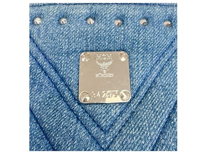 Bolsa sling em denim MCM com tachas acolchoadas Azul - vista 5