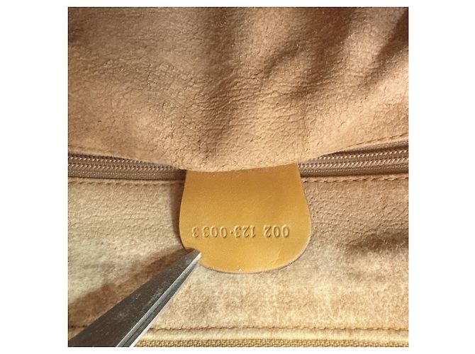 Gucci Micro GG Handtasche in Beige - Ansicht 12