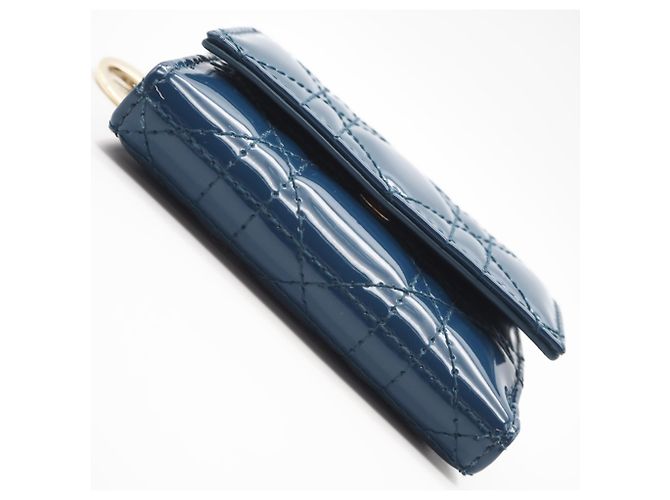 Christian Dior Lady Dior Tri-Fold Geldbörse aus blauer Lackleder - Ansicht 8
