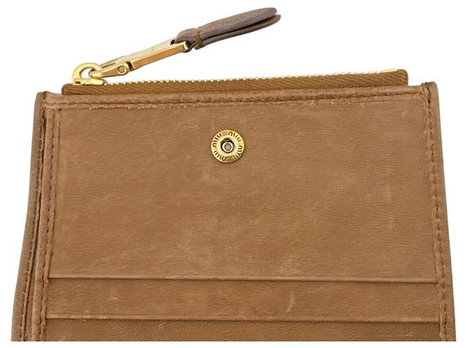 Cartera bifold marrón con logo en relieve Miu Miu Castaño - vista 10