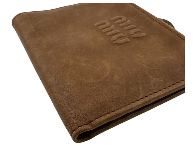 Cartera bifold marrón con logo en relieve Miu Miu Castaño - vista 4