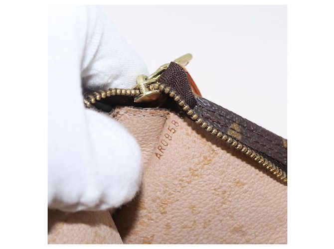 Bucket LOUIS VUITTON Monogramma Secchiello PM Pochette Accessorio LV Auth 172492 - vista 12