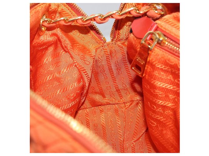 PRADA Borsa a Spalla Trapuntata con Catena Nylon Arancione Oro Auth BA11028 D'oro - vista 20