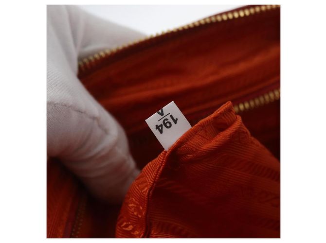PRADA Borsa a Spalla Trapuntata con Catena Nylon Arancione Oro Auth BA11028 D'oro - vista 23