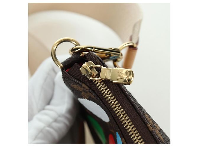 LOUIS VUITTON LV x YK Multi Pochette Accessoires Pouch M46385 LV Auth 171486SM Monogramma - vista 31