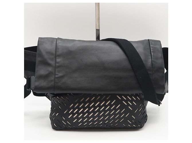 Borsa a tracolla in pelle perforata Bottega Veneta Nero - vista 2