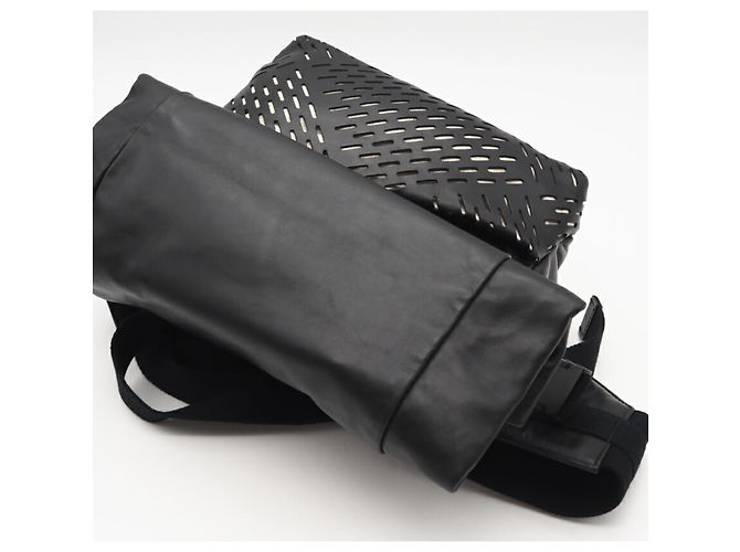 Borsa a tracolla in pelle perforata Bottega Veneta Nero - vista 3