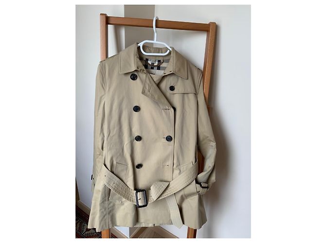Gabardina Burberry Kensington corta beige de algodón - vista 2