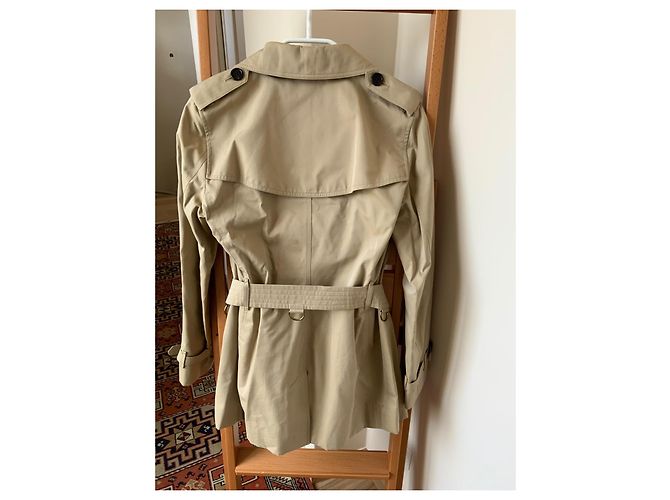 Gabardina Burberry Kensington corta beige de algodón - vista 6
