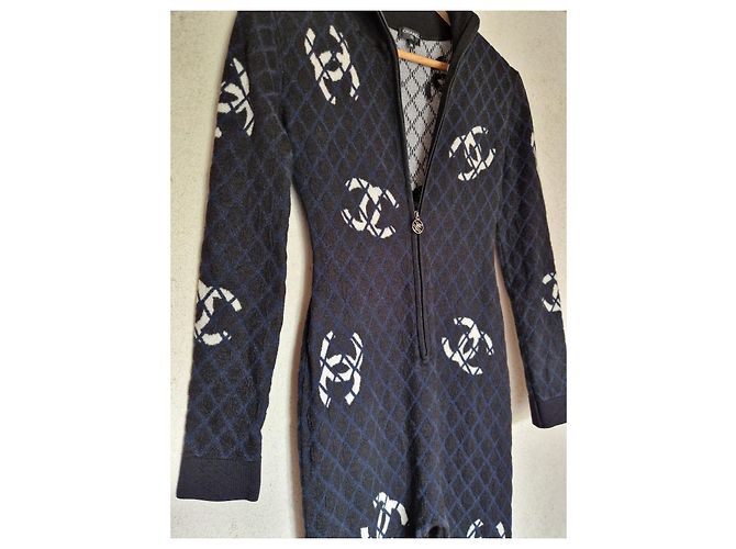 Chanel Coco Neige 2019 – Mono CC Logo de Lana & Cachemira – Talla 36 Azul marino - vista 2