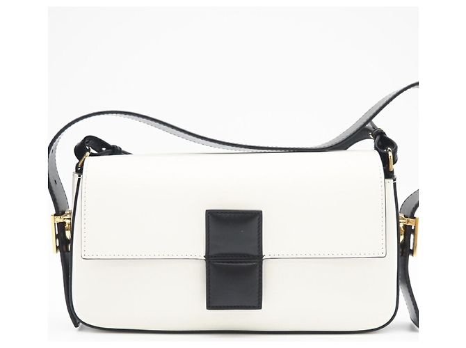 Borsa a Spalla in Pelle Fendi Bucket Twist Nero Bianco - vista 3