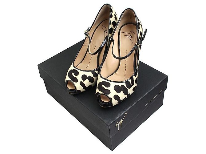 Suede Open-Toe Riemenschuhe von Giuseppe Zanotti Schwarz - Ansicht 5