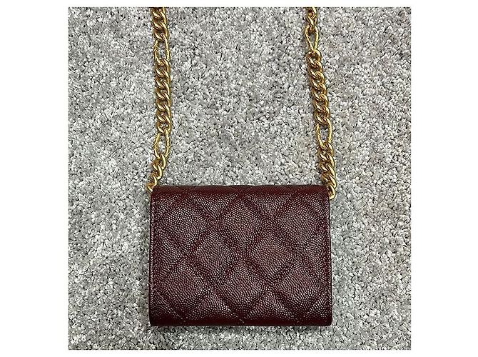 Chanel Tarjetero de cadena con logo CC en caviar burdeos Roja - vista 3