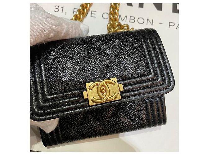 Chanel Cartera con solapa de cadena dorada Caviar Boy Negro - vista 13