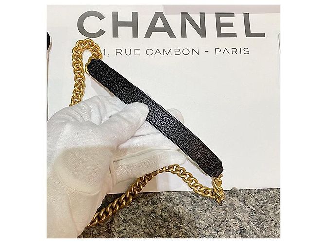 Chanel Cartera con solapa de cadena dorada Caviar Boy Negro - vista 8