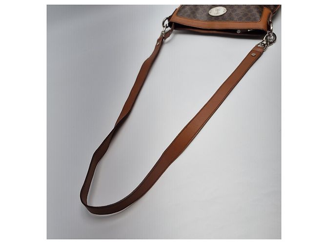 Céline Bolsa transversal com logo Triomphe Marrom - vista 13