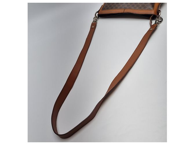 Céline Bolsa transversal com logo Triomphe Marrom - vista 15