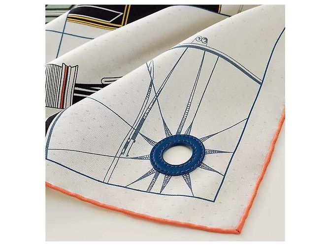 Hermès Foulard in seta per donna con occhielli in pelle Toute Berline Argento - vista 3
