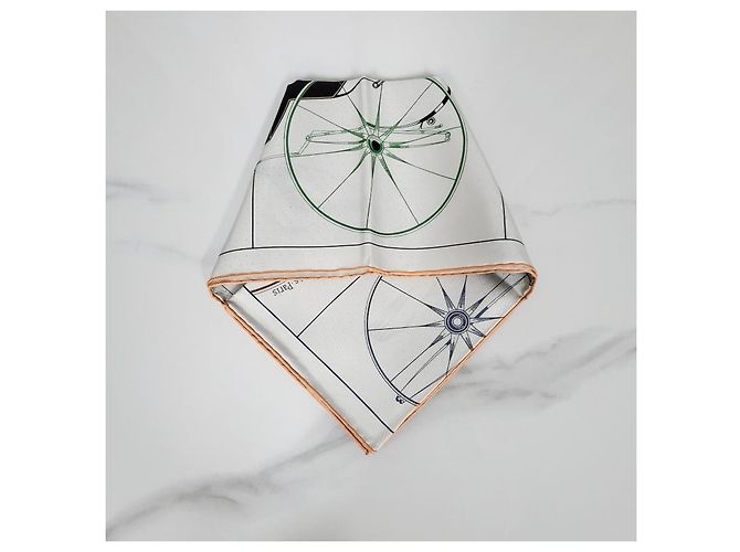 Hermès Foulard in seta per donna con occhielli in pelle Toute Berline Argento - vista 5