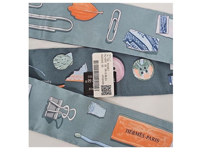 Hermès Twilly-Seidenschal für Damen in der Tasche - Ansicht 10
