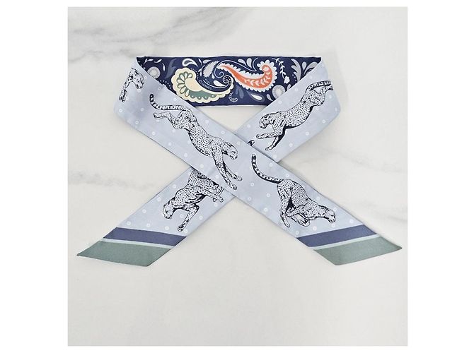 Hermès Lenço de seda Twilly para mulheres Guepards - vista 8
