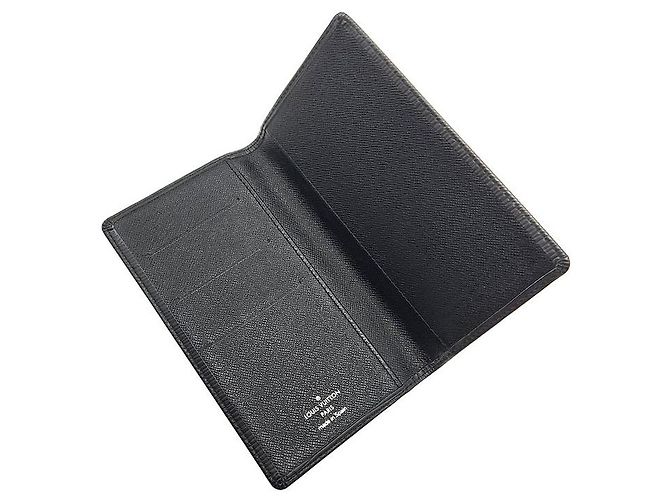 Louis Vuitton Portafoglio passaporto Epi Nero - vista 5