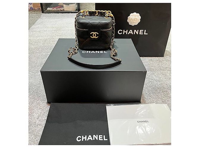 Chanel Custodia cosmetica in metallo dorato con logo CC, borsa a catena piccola: Nero - vista 14