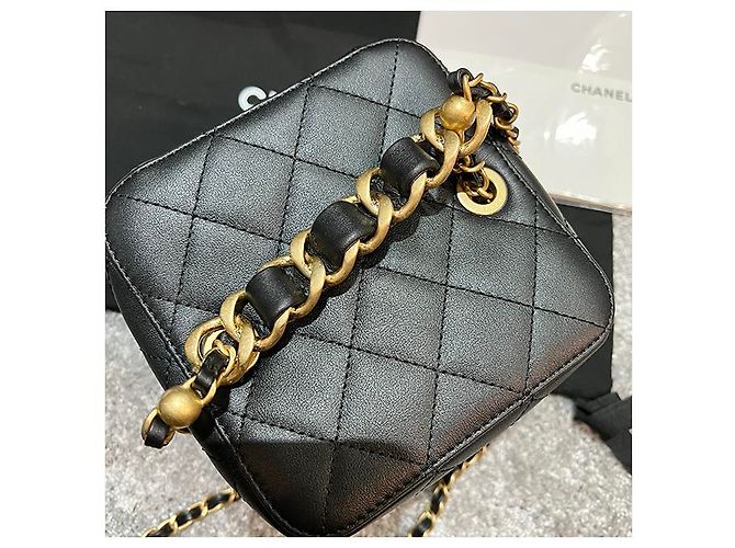Chanel Custodia cosmetica in metallo dorato con logo CC, borsa a catena piccola: Nero - vista 20