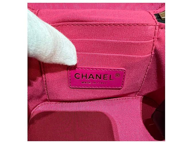 Chanel Custodia cosmetica in metallo dorato con logo CC, borsa a catena piccola: Nero - vista 22