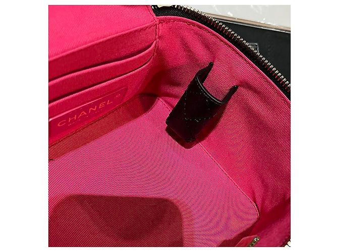 Chanel Custodia cosmetica in metallo dorato con logo CC, borsa a catena piccola: Nero - vista 23