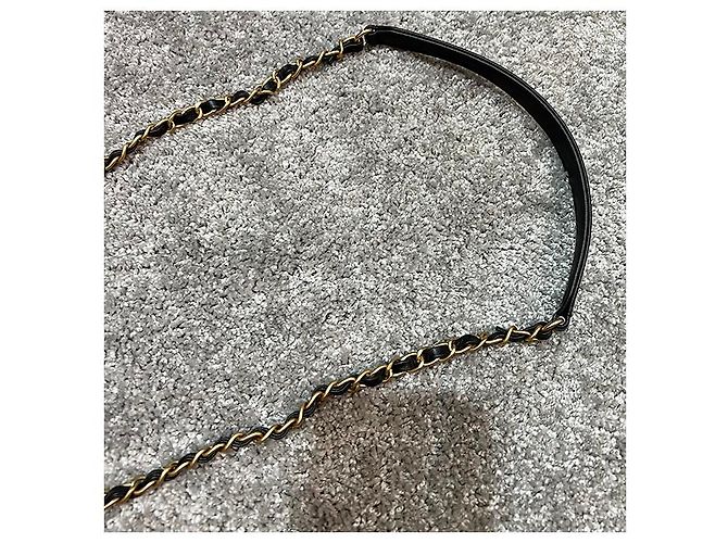 Chanel Custodia cosmetica in metallo dorato con logo CC, borsa a catena piccola: Nero - vista 27