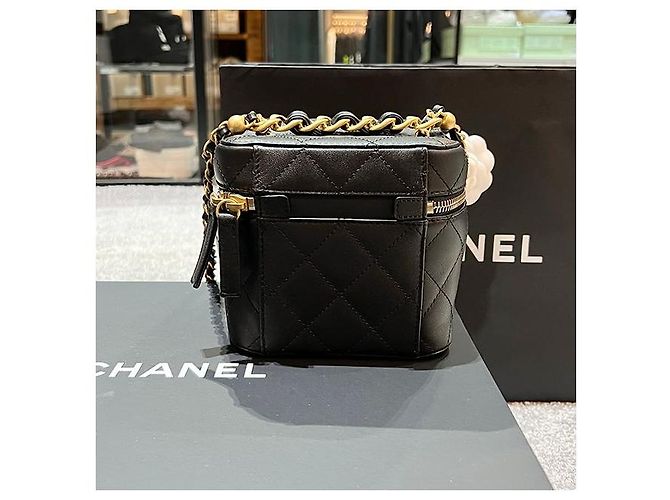 Chanel Custodia cosmetica in metallo dorato con logo CC, borsa a catena piccola: Nero - vista 5