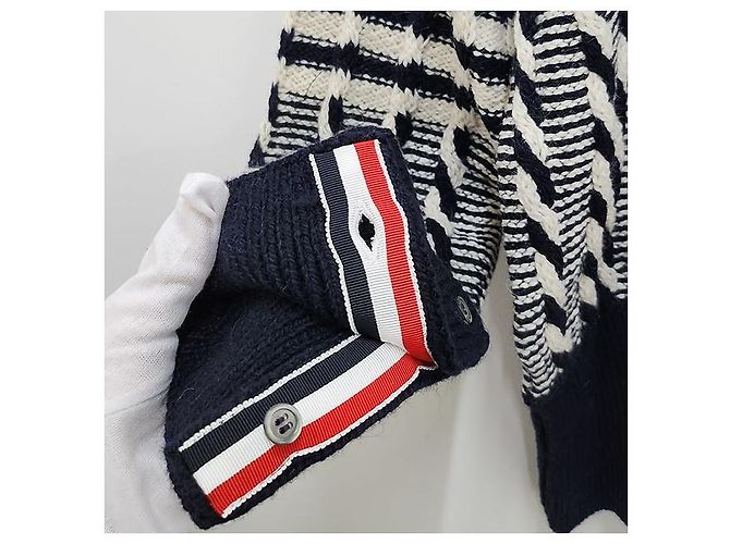 Thom Browne Zweifarbiger Kabelstrick-Cardigan mit diagonaler Träger Douni Blau - Ansicht 7