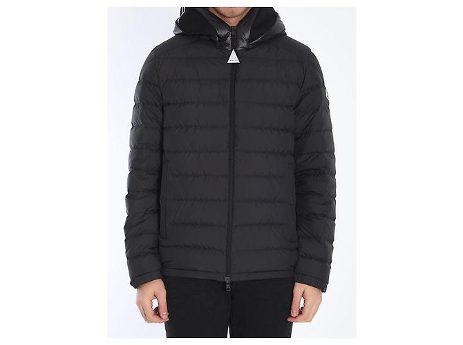 Moncler Chevrerie Hooded Short Down Jacket Black - view 4