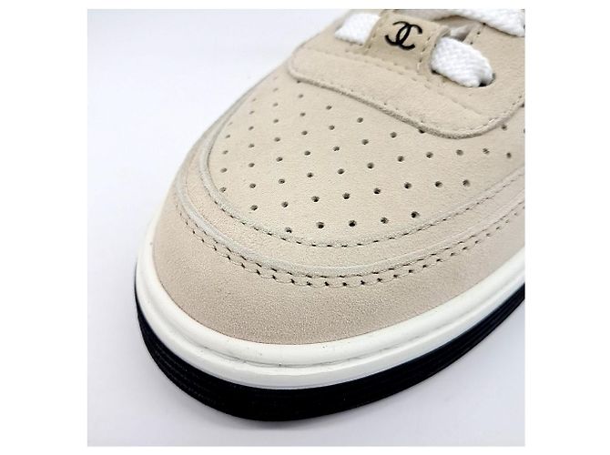 Chanel Wildleder Force Logo Sneakers - Ansicht 5