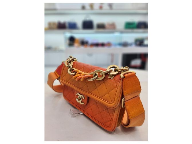 Chanel Bolsa tote pequena cruzada gradiente Caviar Sunset Laranja - vista 4