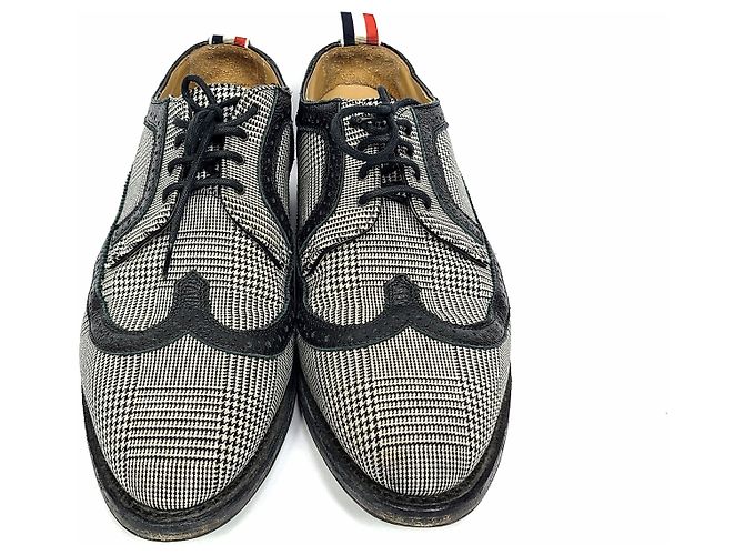 Thom Browne Scarpe Wingtip Principe di Galles Bianco - vista 2