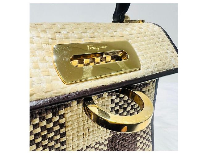 Salvatore Ferragamo Ikonische Raffia Gancini Schultertasche Braun - Ansicht 8