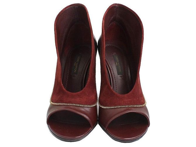 Louis Vuitton Pumps in suede bordeaux Multicolore - vista 2