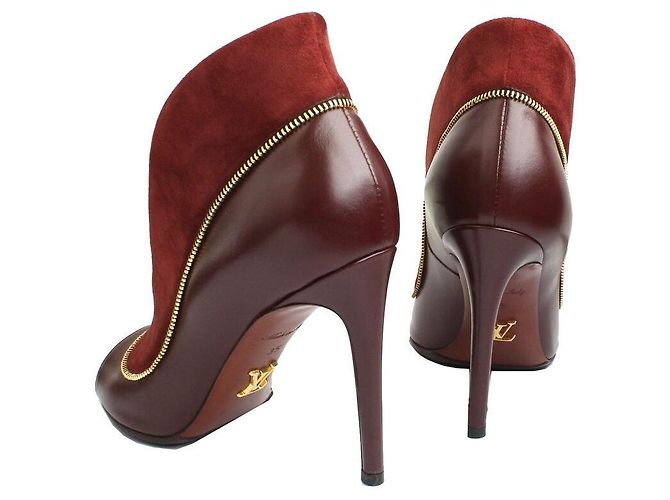 Louis Vuitton Pumps in suede bordeaux Multicolore - vista 4