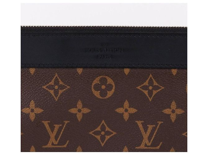 Louis Vuitton Borsa Clutch GM Monogram Discovery Marrone - vista 3
