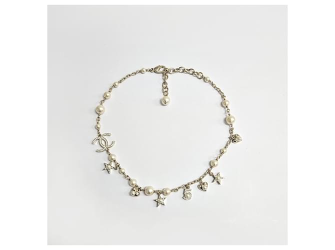 Chanel Collana di perle con logo CC a forma di cuore D'oro - vista 2