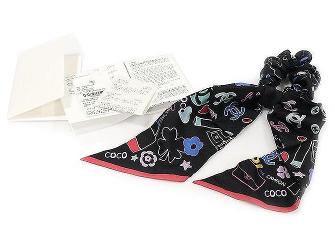 Chanel Scrunchie per capelli in seta nera con motivo logo CC Nero - vista 3
