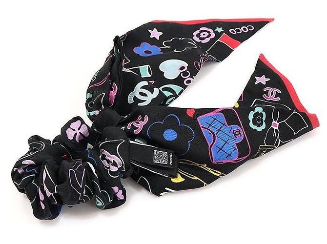 Chanel Scrunchie per capelli in seta nera con motivo logo CC Nero - vista 5