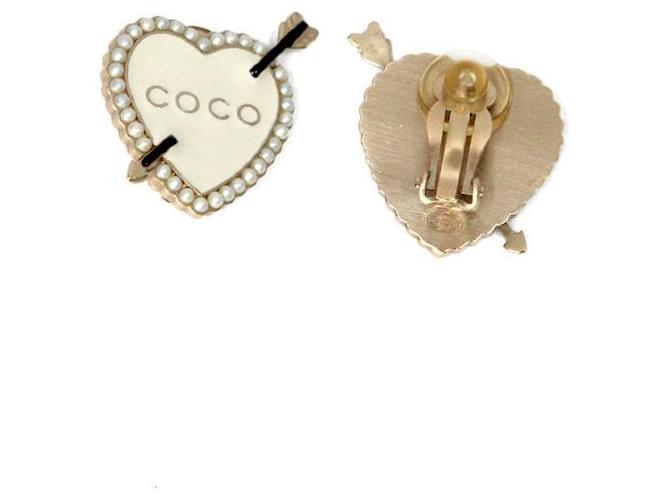 Chanel Orecchini in perla Coco Heart Bianco - vista 4