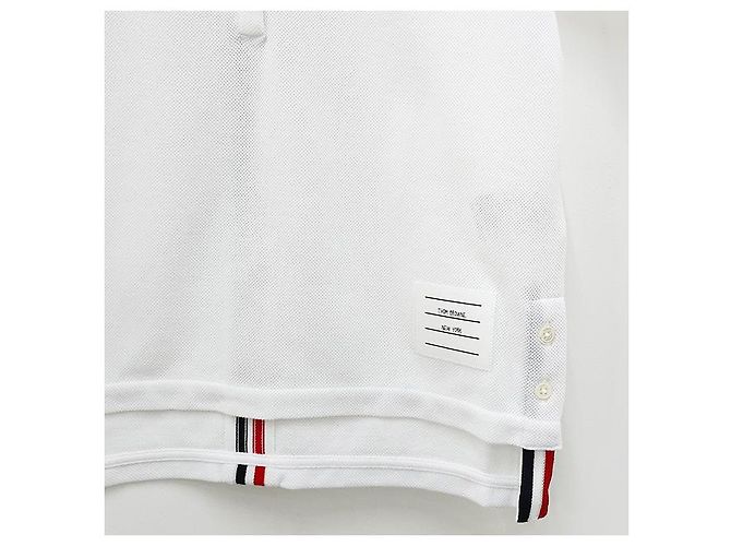 Thom Browne Polo Branco com Listras e Logo Clássico nas Costas - vista 16