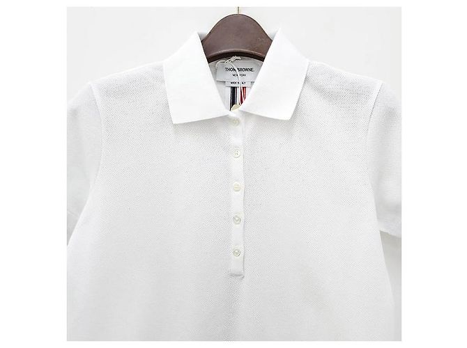 Thom Browne Polo Branco com Listras e Logo Clássico nas Costas - vista 4
