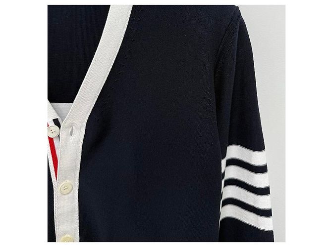 Thom Browne Hector Cardigan mit diagonalen Streifen, lockere Passform, marineblau - Ansicht 17