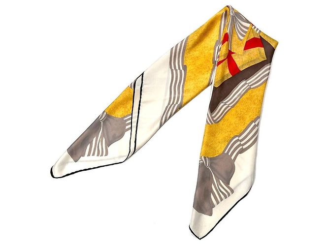 Fendi Lenço de seda amarelo e marfim em caixa de presente Branco - vista 4